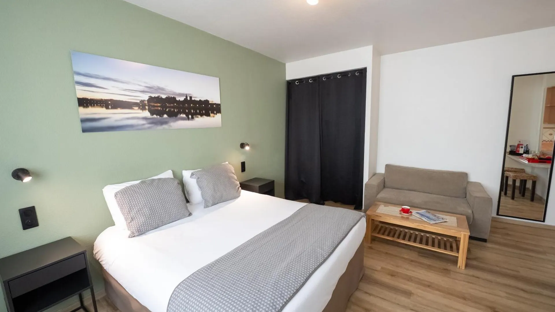 Hotel ibis Avignon Centre Pont De L'Europe