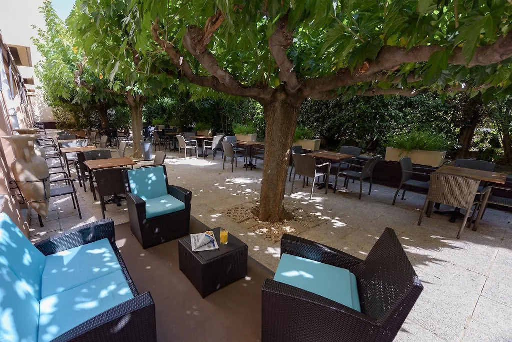 Hotel ibis Avignon Centre Pont De L'Europe