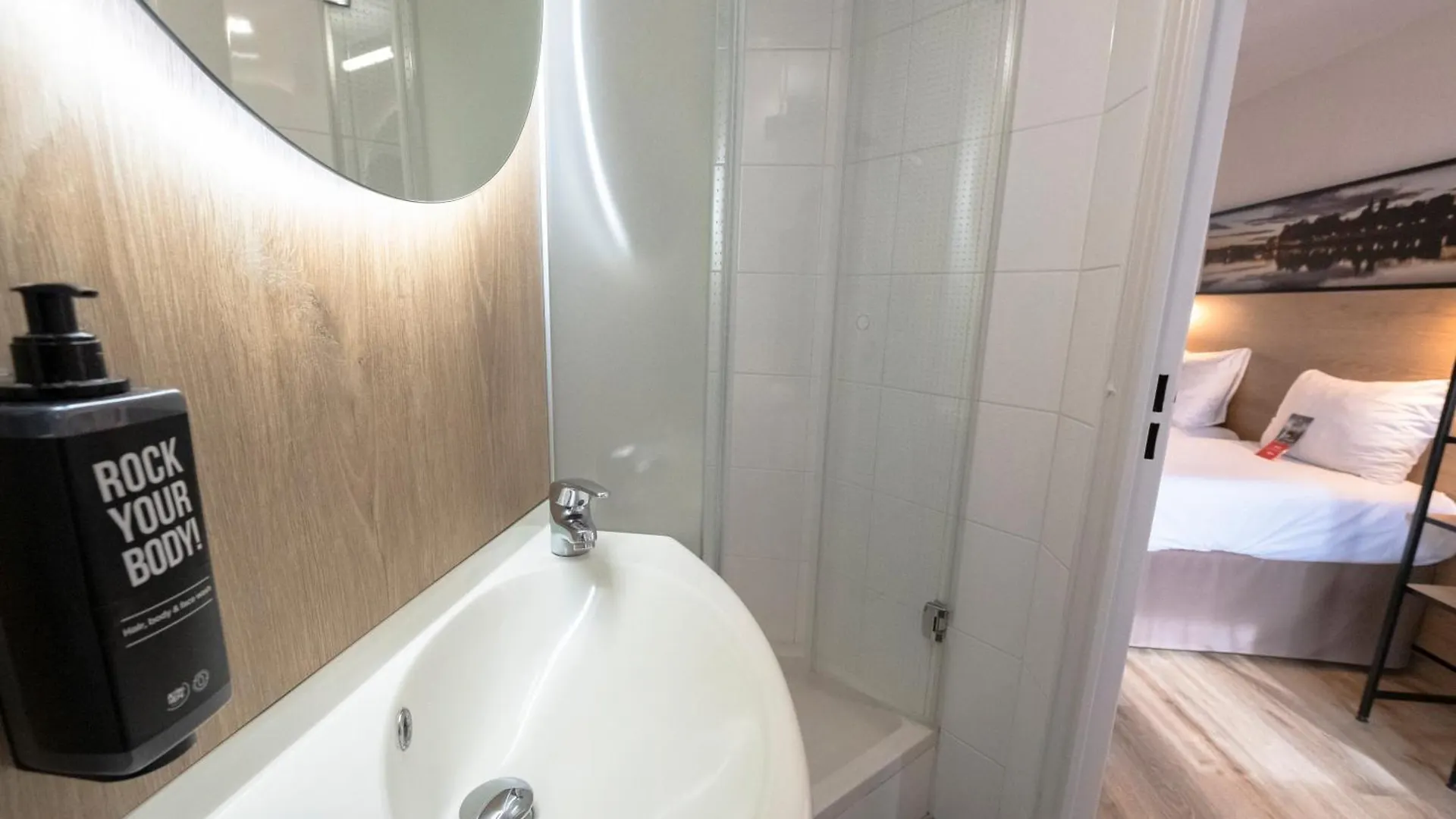 Hotel Ibis Avignon Centre Pont De L'Europe 3*,  Francia