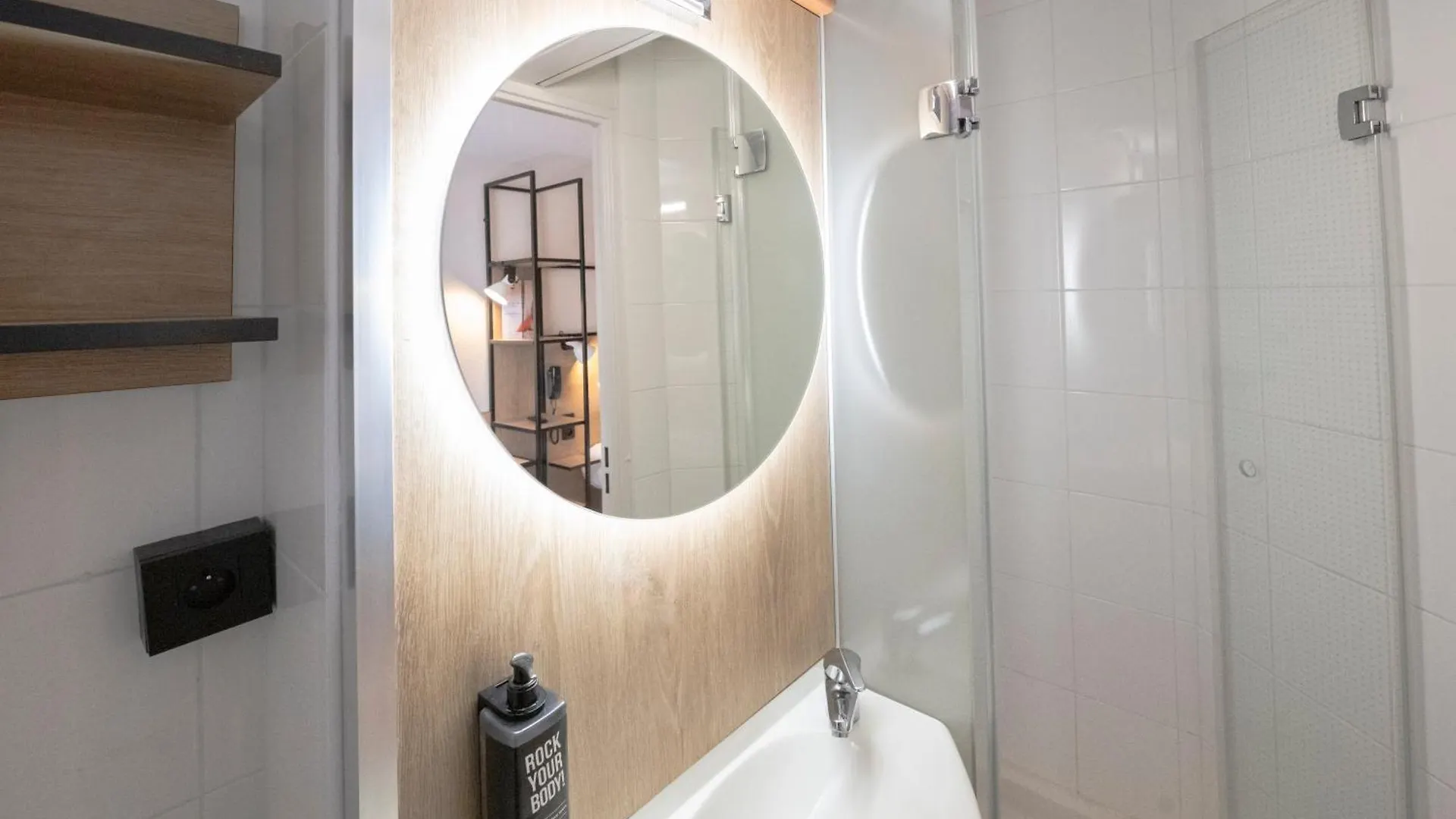 Hotel Ibis Avignon Centre Pont De L'Europe