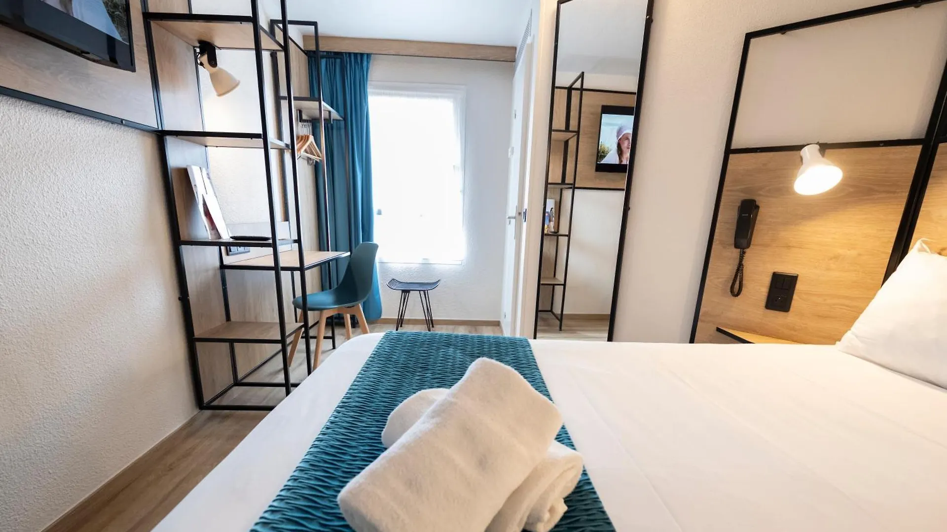 Hotel Ibis Avignon Centre Pont De L'Europe 3*,